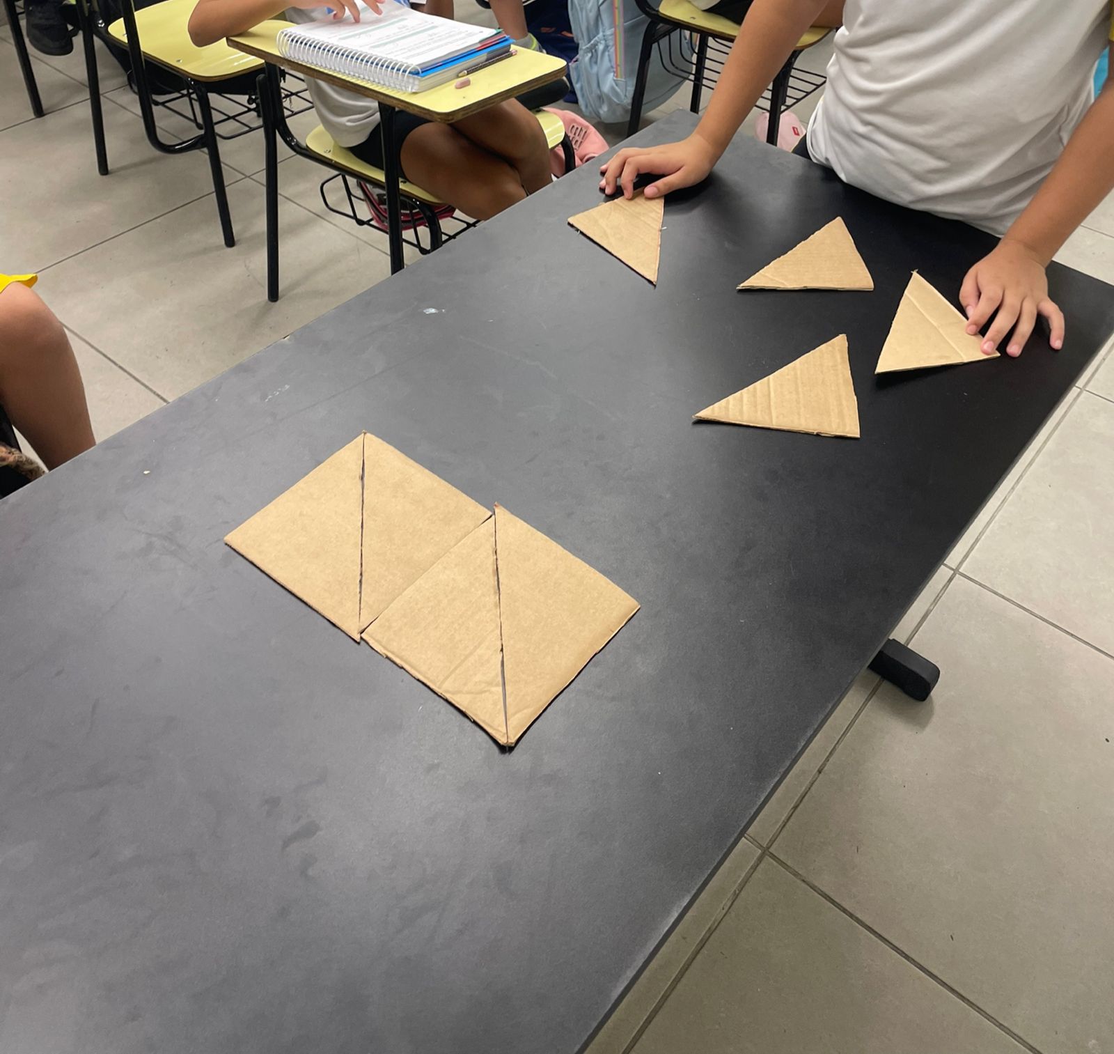 Desafio dos Triângulos Criatividade e Lógica em Ação no 5º Ano.jfif