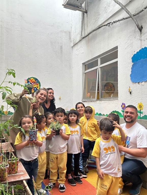 Visita Especial na Nossa Horta Escolar.jfif