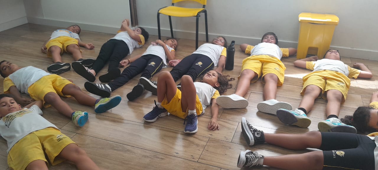 Laboratório de Relaxamento Cuidando do Corpo e da Mente no Fund I.jfif