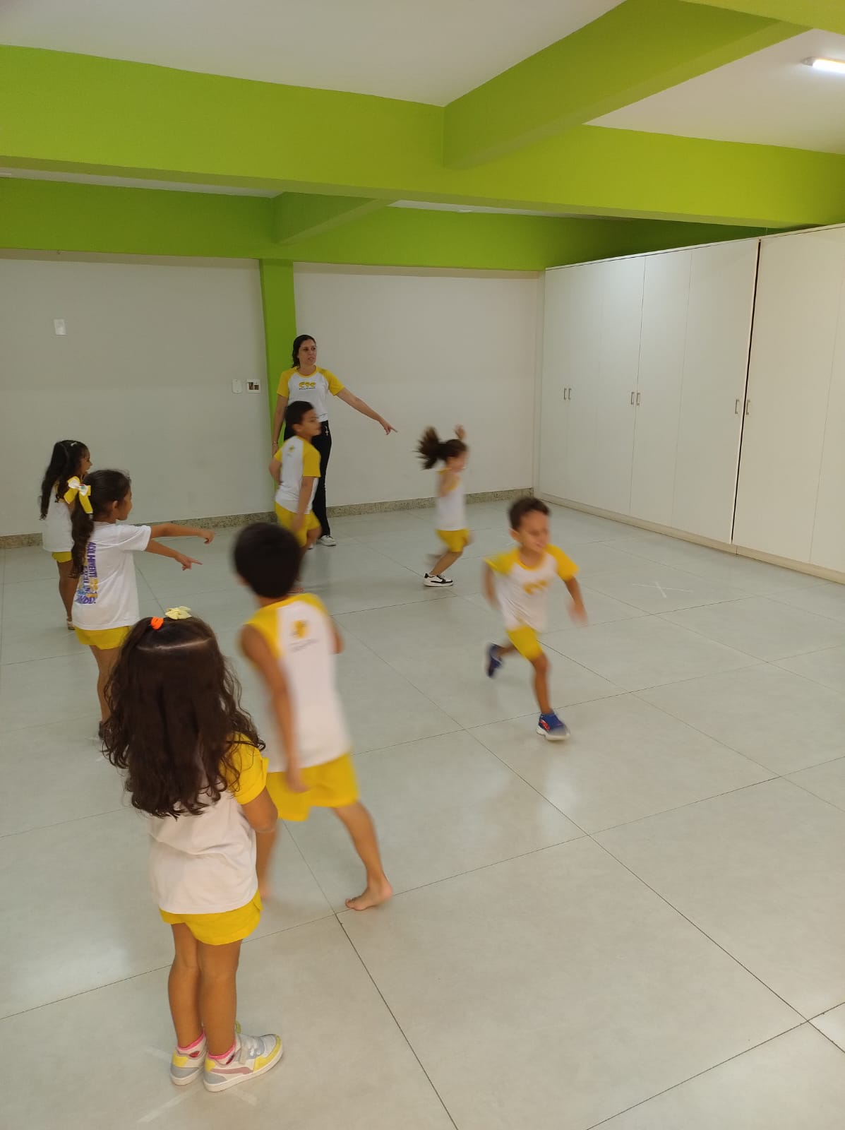 coelhinho sai da toca 2.jfif