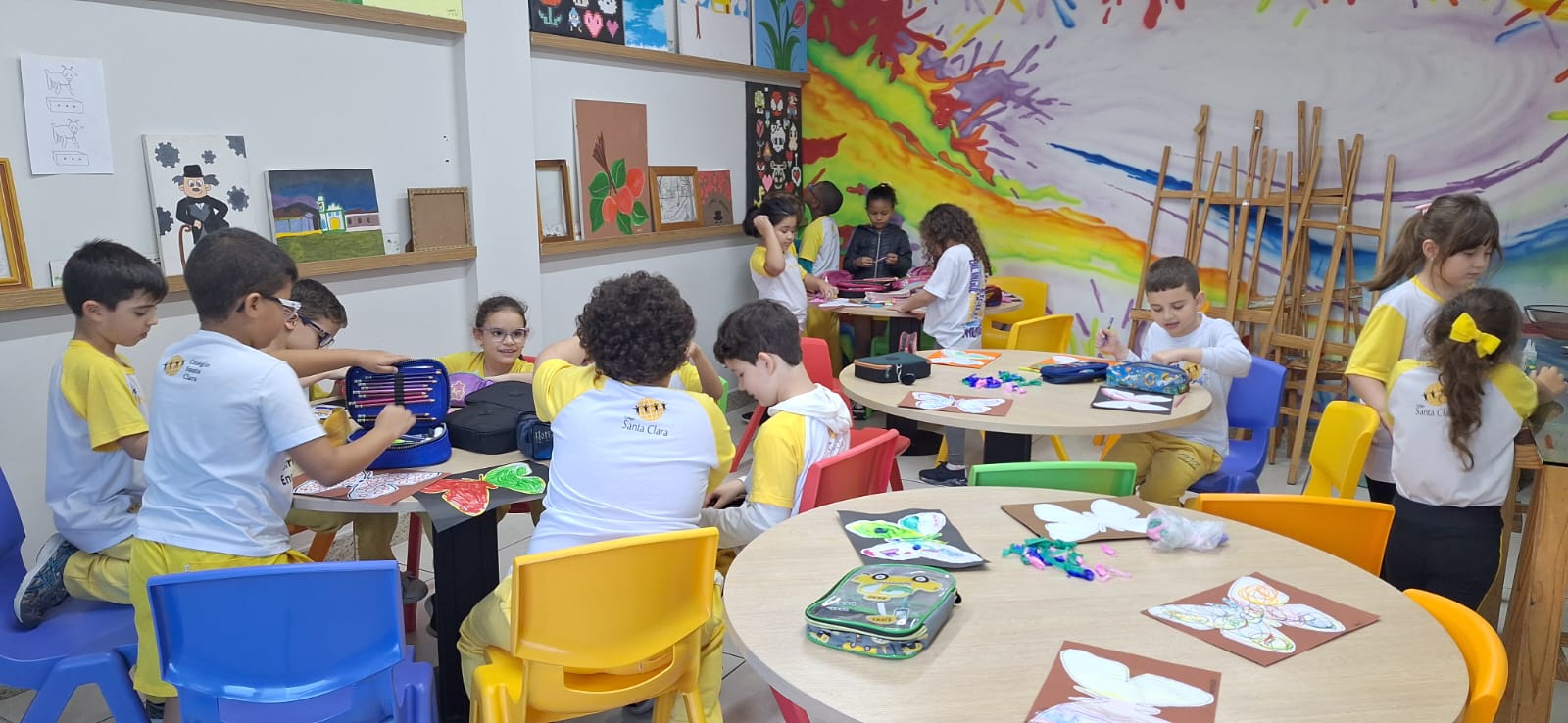 O 1º ano (tarde) teve um momento especial na sala de artes.jfif