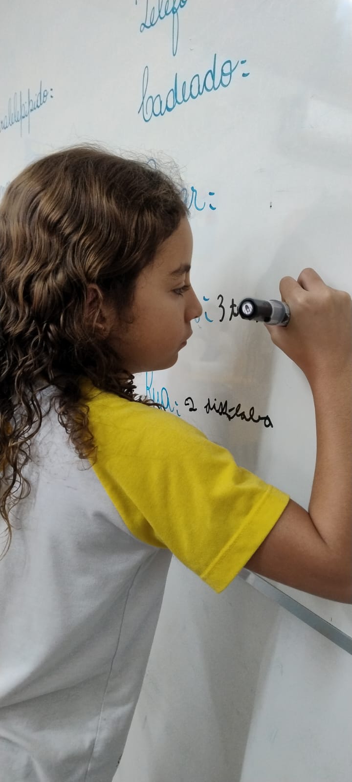 Aula Invertida Aprendendo a Classificar Palavras por Sílabas.jfif