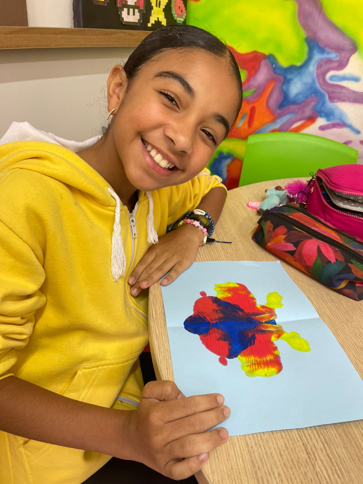 Cores, simetria e imaginação no 5º ano.jfif